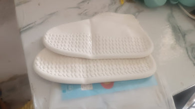 Non-Slip Silicone Rain Reusable Anti skid Waterproof Fordable Boot Shoe Cover (Small Size / 1 Pair / Mix Color)